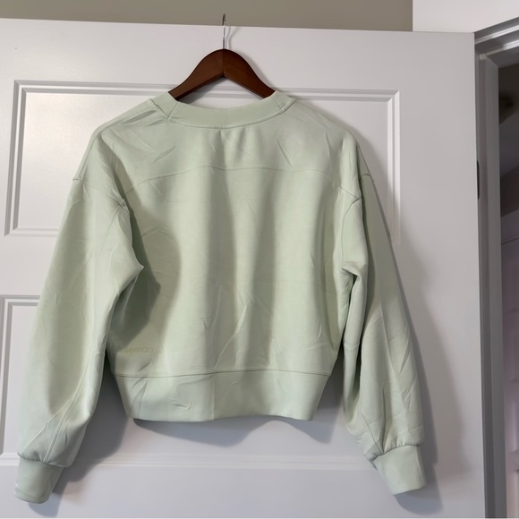 Lululemon Softstreme Perfectly Kohlrabi Green
Oversized Cropped Crew Sz 0 - Picture 6 of 14